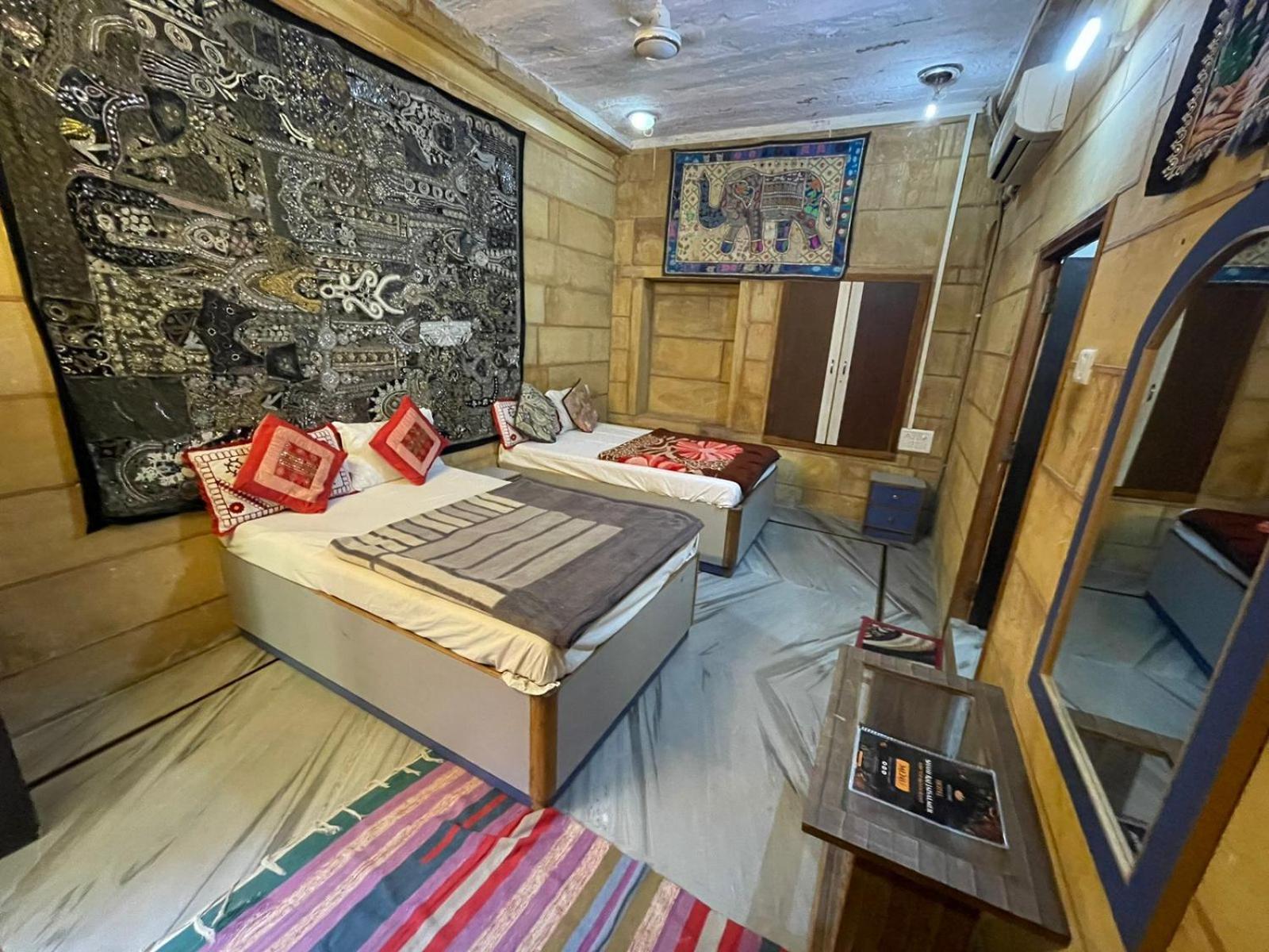 Hotel Shahiraj 斋沙默尔 外观 照片