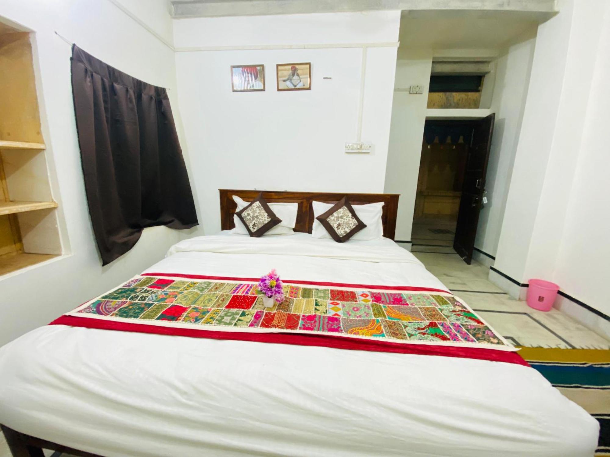Hotel Shahiraj 斋沙默尔 外观 照片
