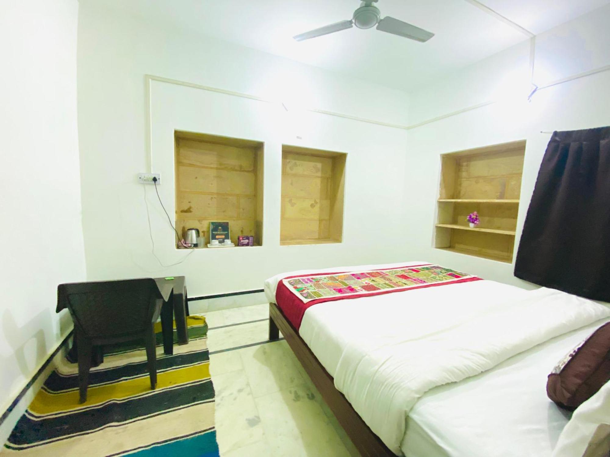 Hotel Shahiraj 斋沙默尔 外观 照片